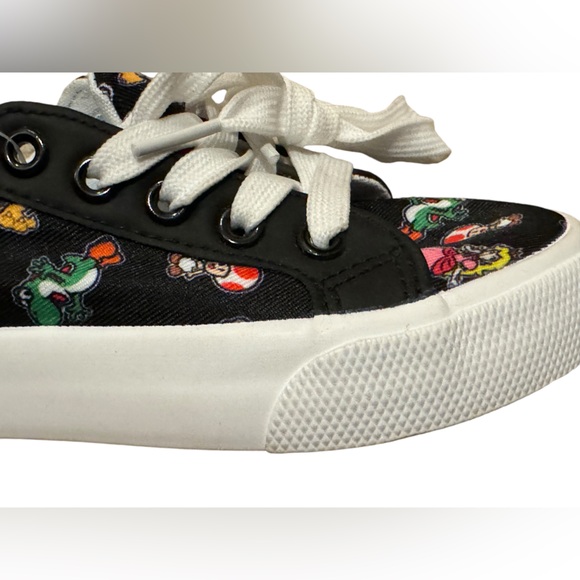 NEW- Super Mario Kids Shoes- Sneakers/Tennis Shoes Size -12 Little Kids/Toddlers - Picture 9 of 11
